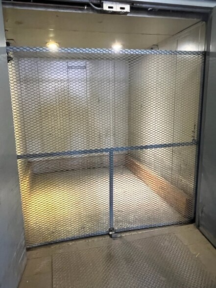 More Photos Of 824 Noyes St, Utica Manufacturing For Sale