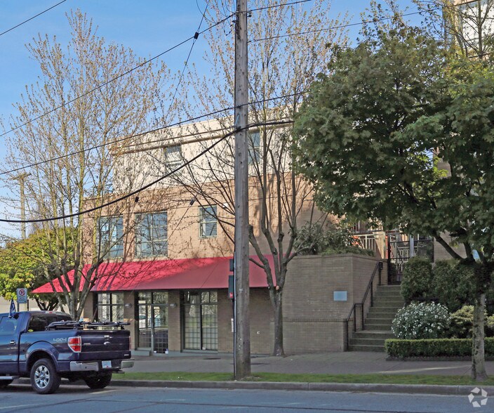 More Photos Of 1672 6th Av W, Vancouver Storefront Retail Residential For Sale