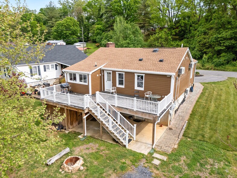 More Photos Of 217 W 28th St, Buena Vista Apartments For Sale