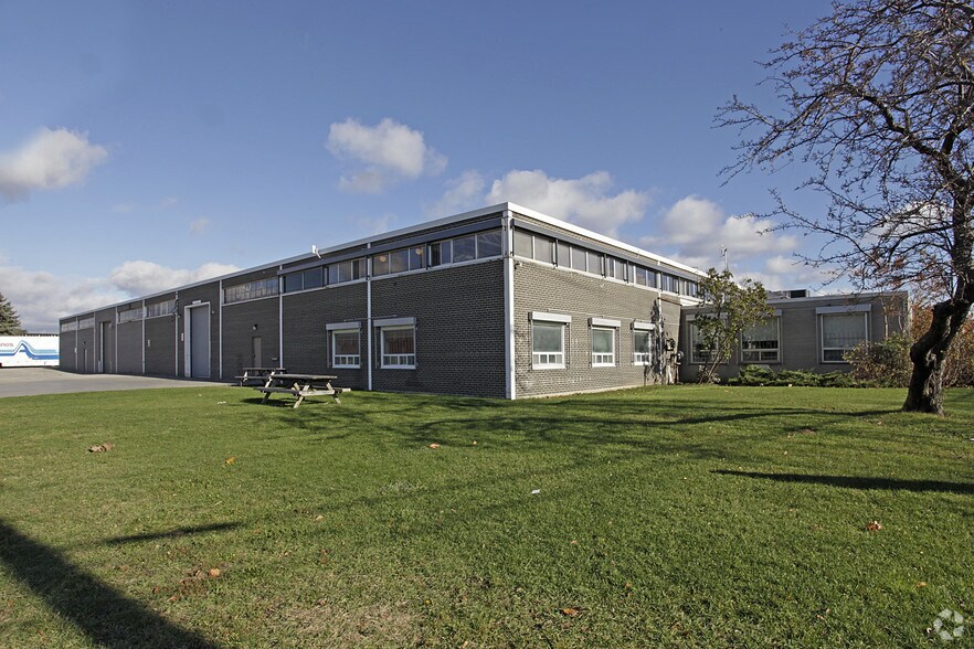 More Photos Of 895 Lakefront Prom, Mississauga Warehouse For Lease