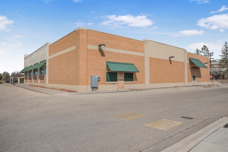 More Photos Of 4205-4225 Egan Dr, Savage Drugstore For Lease