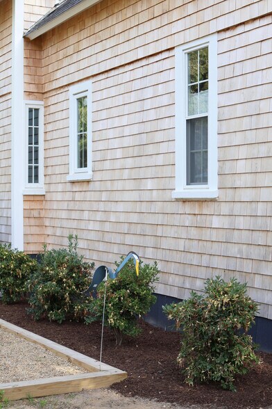 More Photos Of 9 Brunswick Ave, Vineyard Haven Specialty For Sale