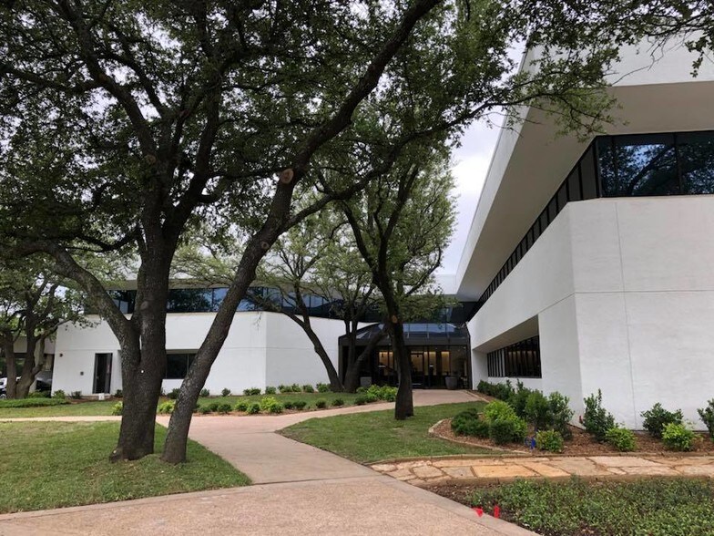 More Photos Of 17250 Dallas Pky, Addison Coworking Space