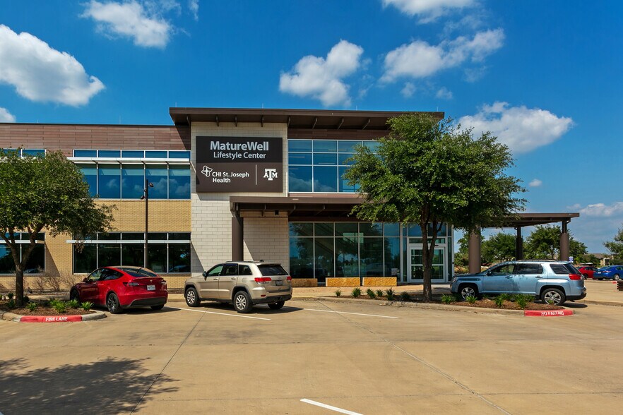 More Photos Of 3989 N Shore Dr, Bryan Medical For Lease