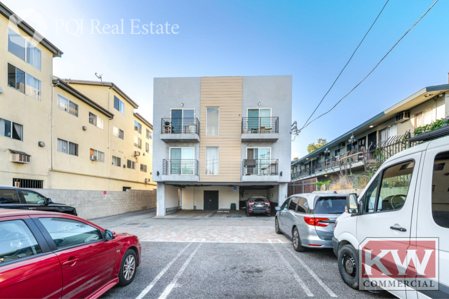 More Photos Of 3324 N Chapman St, Los Angeles Apartments For Sale