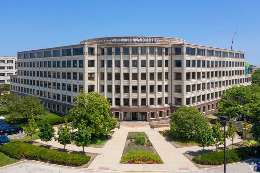 More Photos Of 1751 Lake Cook Rd, Deerfield Office For Lease