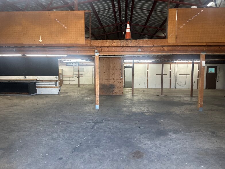 More Photos Of 10809 Prospect Ave, Santee Service For Lease