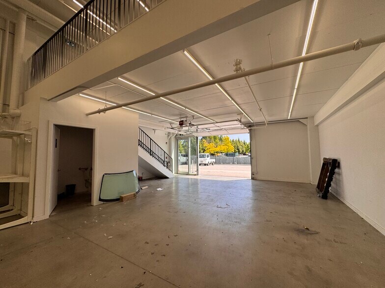More Photos Of 13880 Wireless Way, Richmond Warehouse For Sale