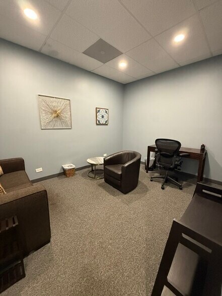 More Photos Of 666 Dundee Rd, Northbrook Office For Lease