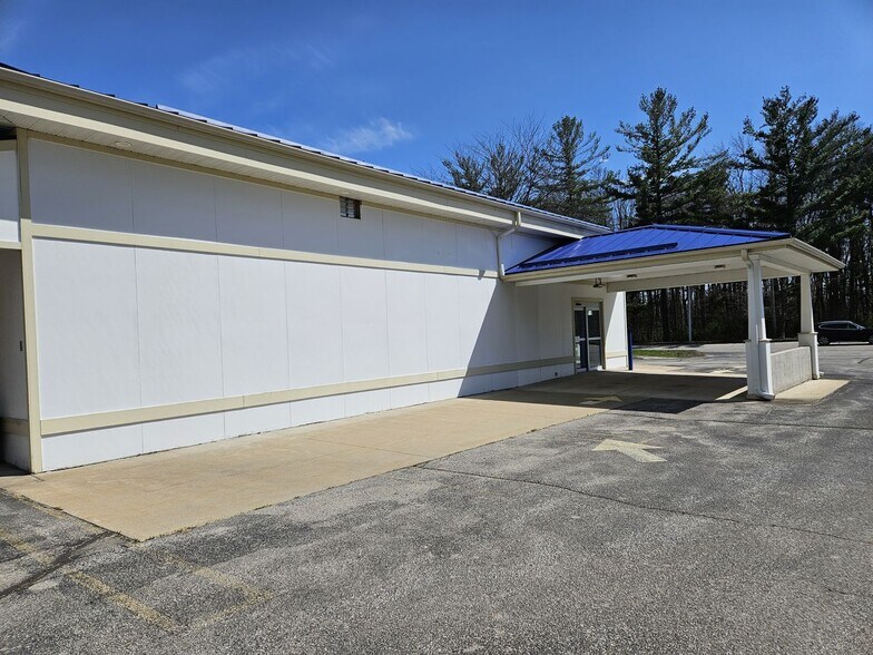 More Photos Of 2704-2710 N Saginaw St, Midland Freestanding For Sale