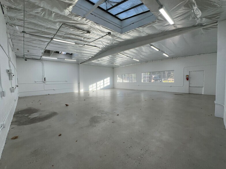 More Photos Of 5894 Blackwelder St, Culver City Warehouse For Lease