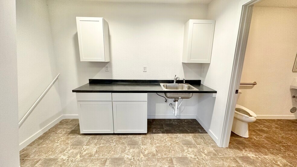 More Photos Of 1913 Bobcat Way, Medford Warehouse For Sale