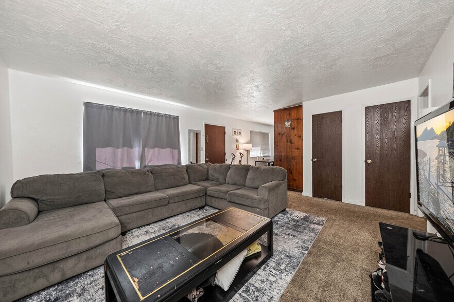 More Photos Of 4584 S Terrace Ave, Lakeport Apartments For Sale