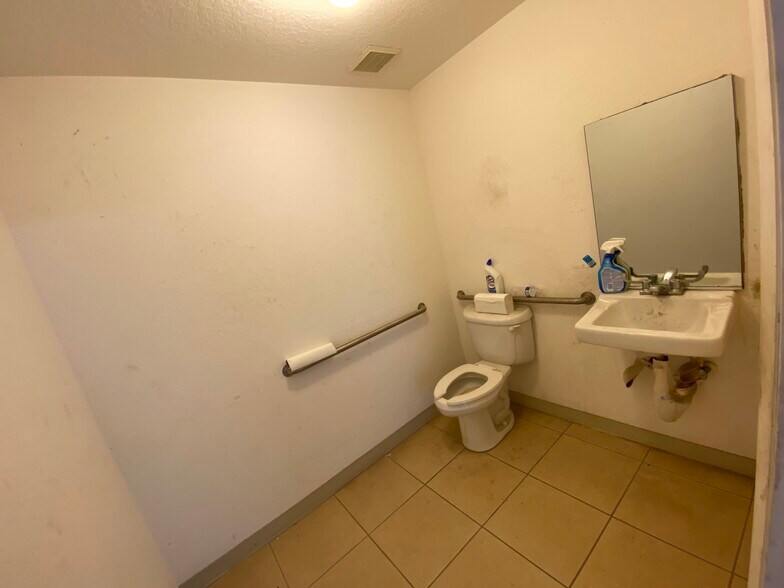 More Photos Of 13355-13385 NW 47th Ave, Opa-locka Warehouse For Sale