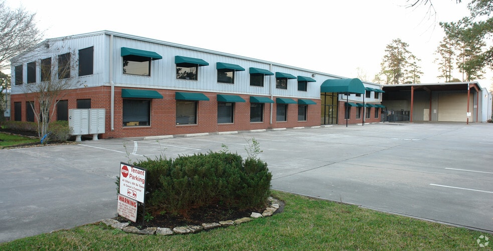More Photos Of 808 Russell Palmer Rd, Kingwood Flex For Lease