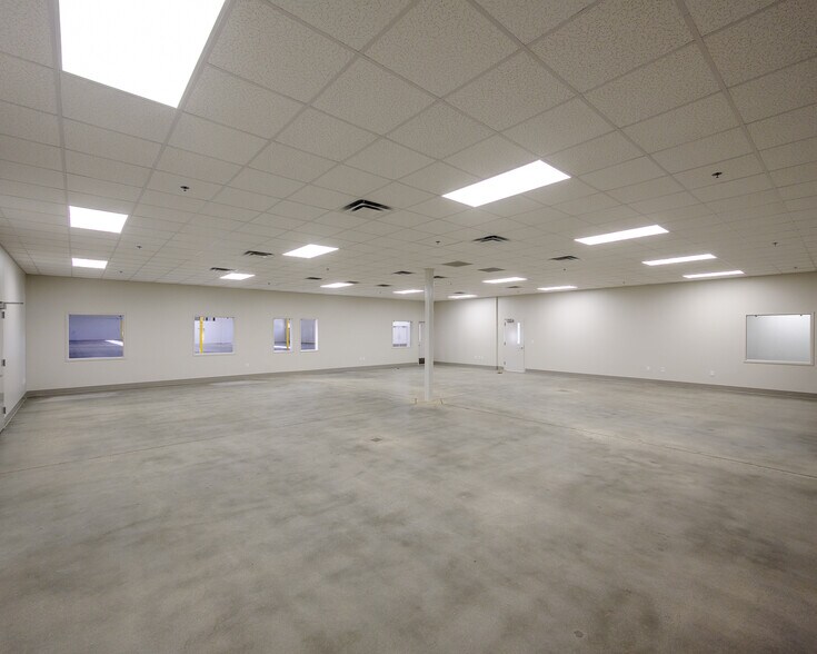 More Photos Of 1480 Bells Ferry Rd, Marietta Warehouse For Lease