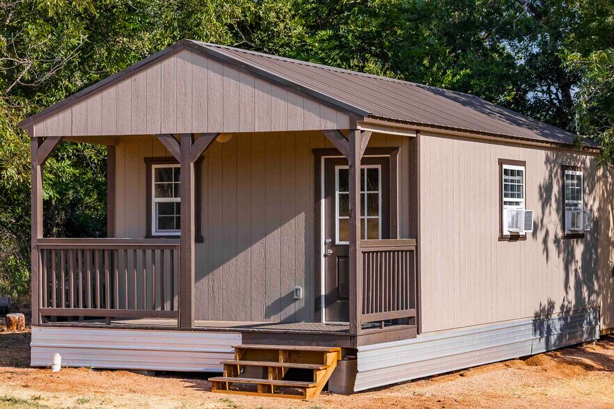 More Photos Of 95 Loma Ln, Fredericksburg Showroom For Sale