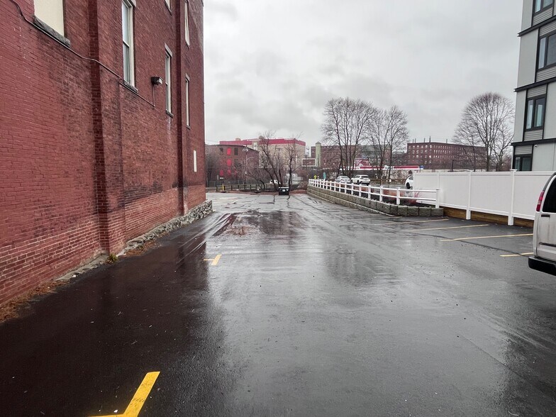 More Photos Of 27-45 Lafayette Sq, Haverhill Office For Lease