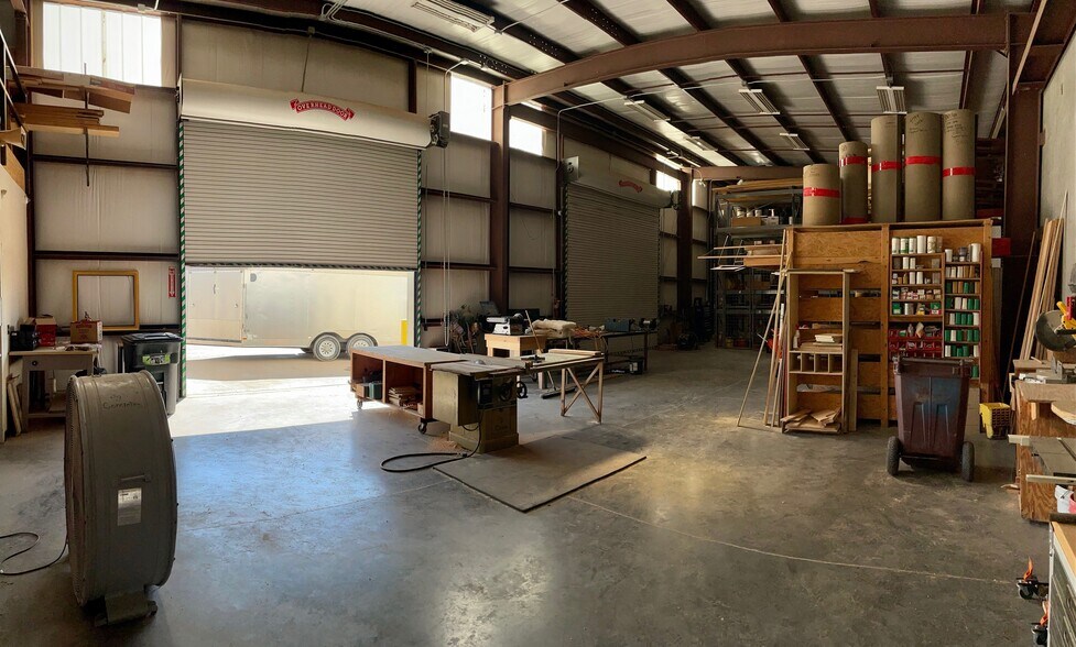 More Photos Of 2200 Garden Ln, Midland Warehouse For Sale
