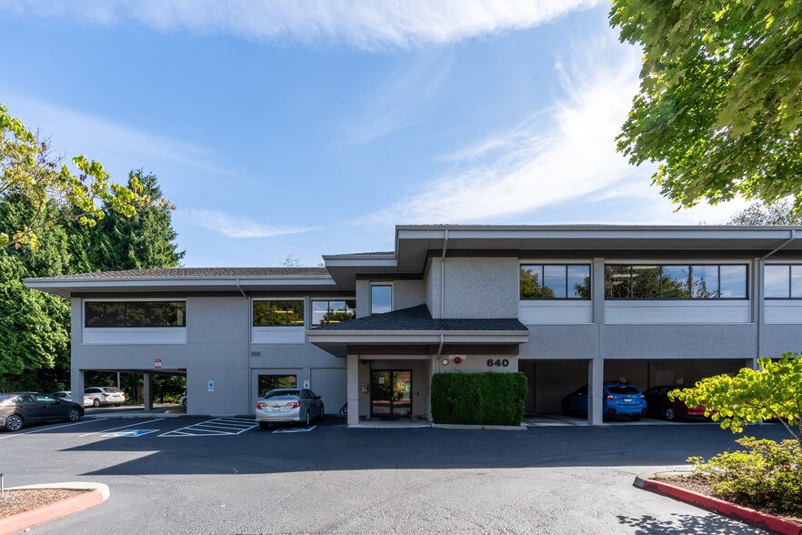 More Photos Of 640 NW Gilman Blvd, Issaquah Office For Sale