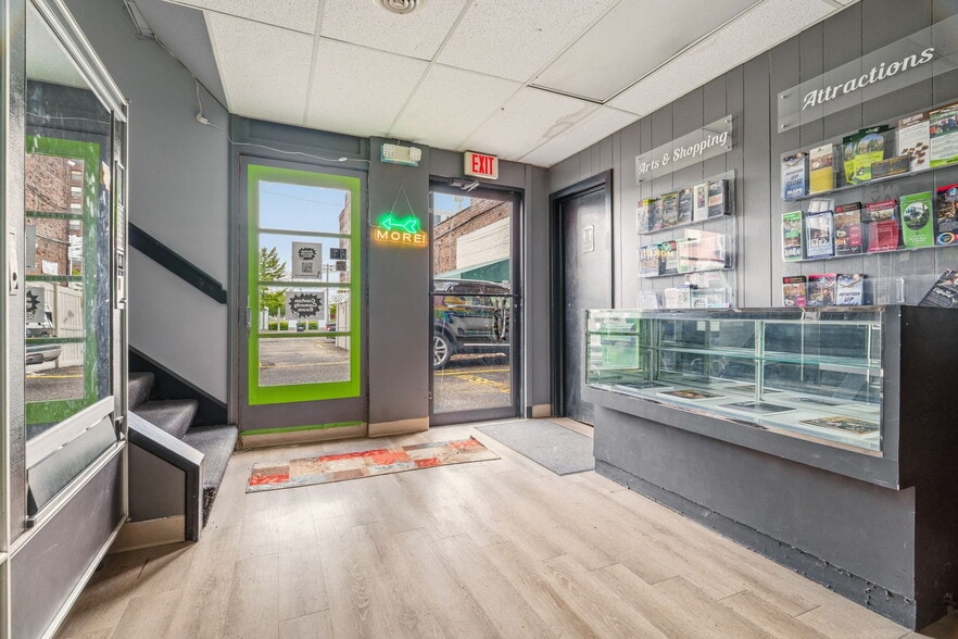 More Photos Of 324 Cleveland Ave, Canton Office For Sale