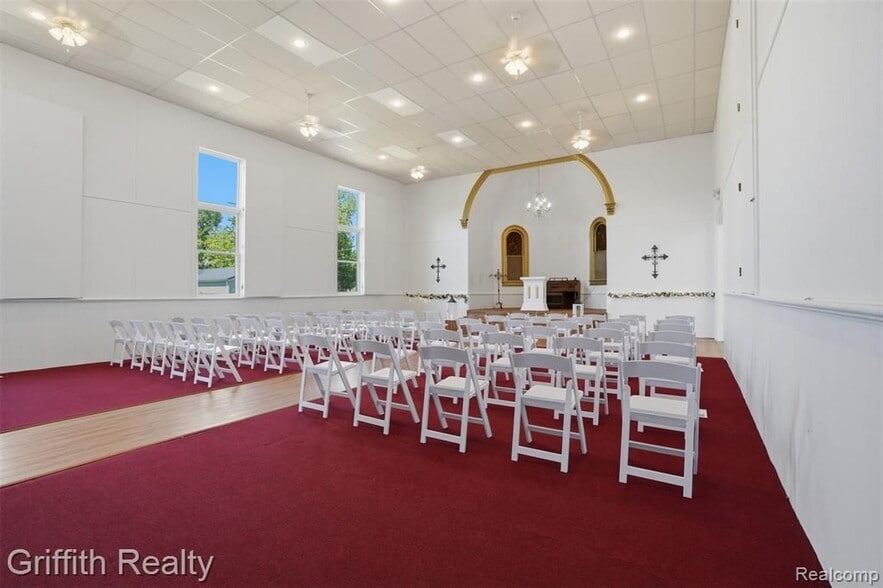 More Photos Of 131 E Main St, Vernon Religious Facility For Sale