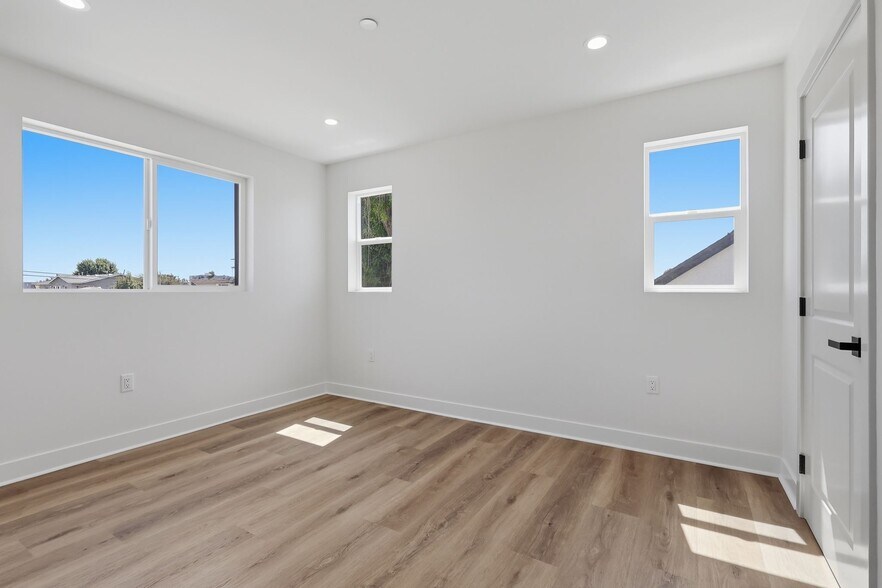 More Photos Of 1507 W 83rd St, Los Angeles Apartments For Sale