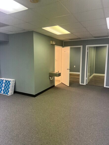 More Photos Of 10001 Lewis Dr, Damascus Warehouse For Sale