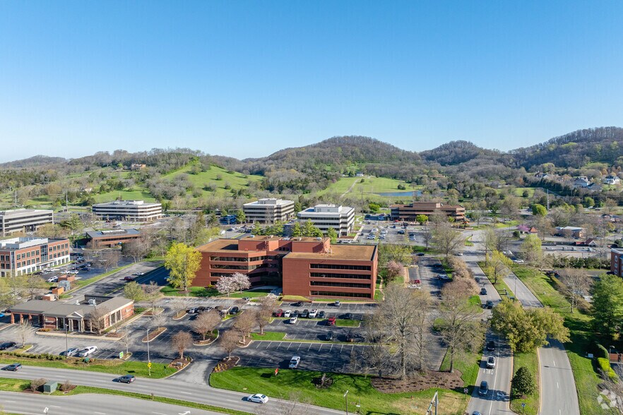 More Photos Of 5200 Maryland Way, Brentwood Office Residential For Lease