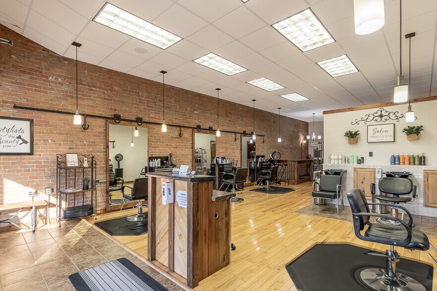 More Photos Of 25 S Park Ave, Le Center General Retail For Sale