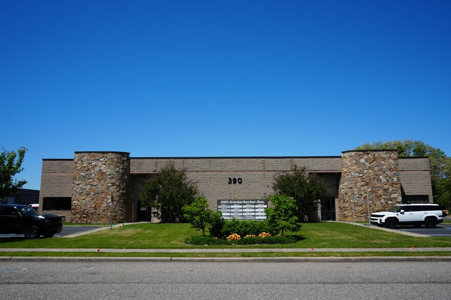 More Photos Of 390 Knickerbocker Ave, Bohemia Warehouse For Lease