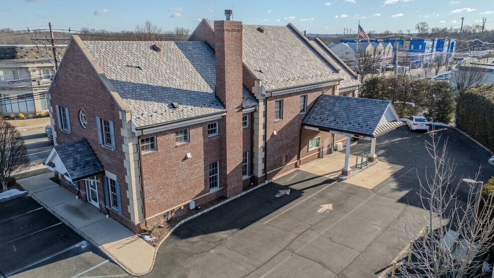 More Photos Of 269 Main St, Madison Bank For Lease