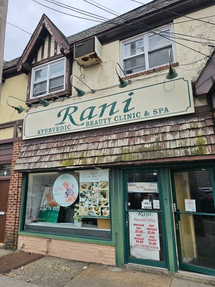 Primary Photo Of 247-38 Jericho Turnpike, Floral Park Storefront For Lease