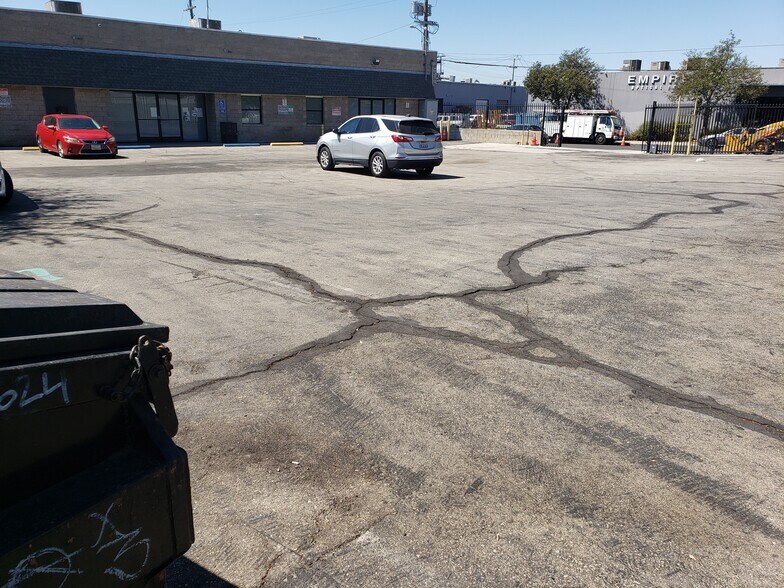 More Photos Of 7624 Varna Ave, North Hollywood Religious Facility For Lease