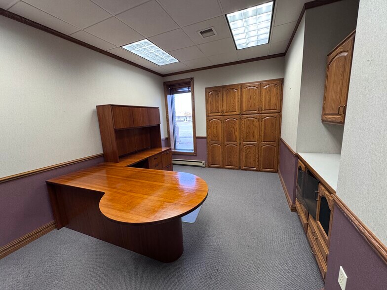 More Photos Of 511 Washington Ave, Detroit Lakes Office For Sale