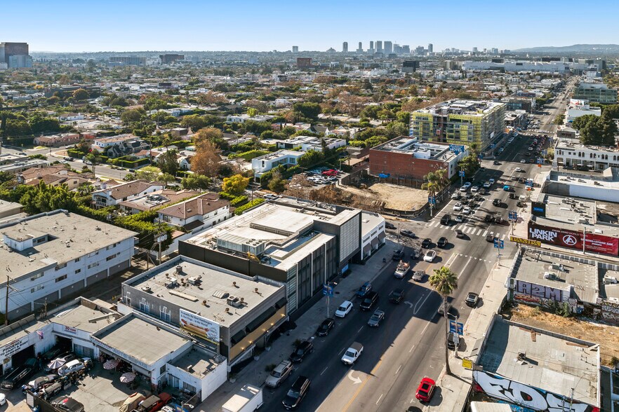 More Photos Of 7966 Beverly Blvd, Los Angeles Loft Creative Space For Lease
