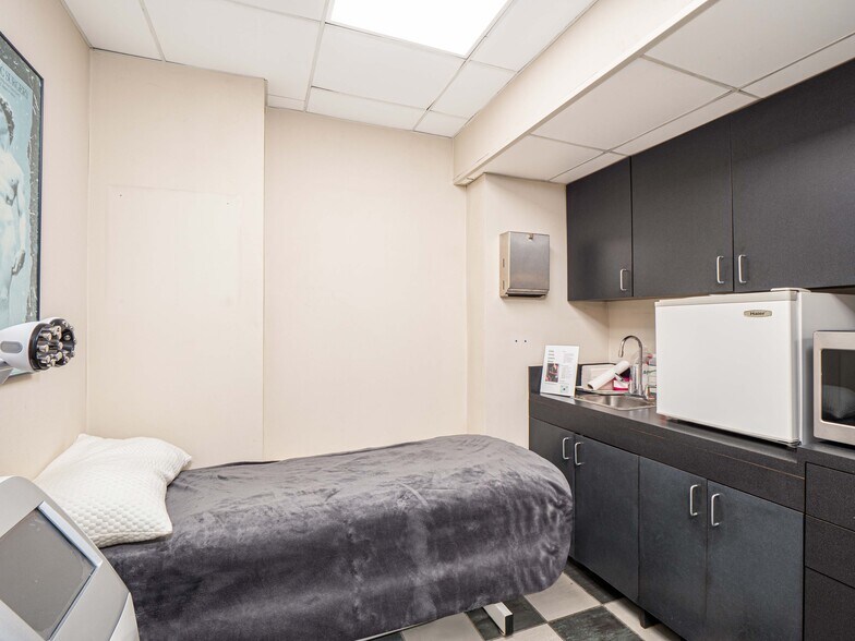 More Photos Of 161 Madison Ave, New York Medical For Lease