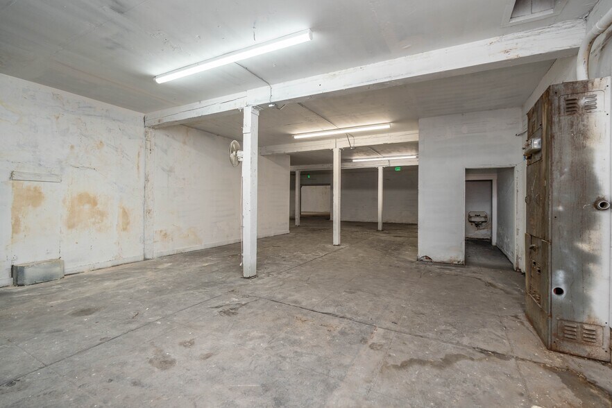 More Photos Of 425 E 58th St, Los Angeles Warehouse For Lease