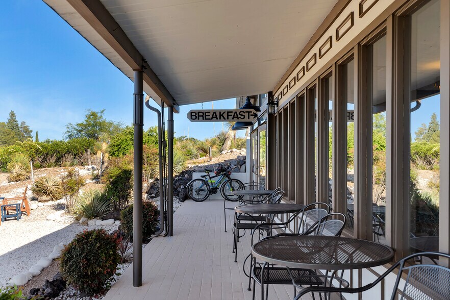 More Photos Of 781 AZ-80, Tombstone Hotel For Lease
