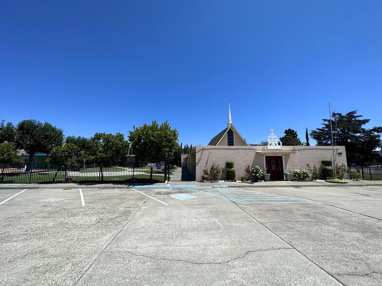 More Photos Of 200 N Abbott Ave, Milpitas Religious Facility For Lease