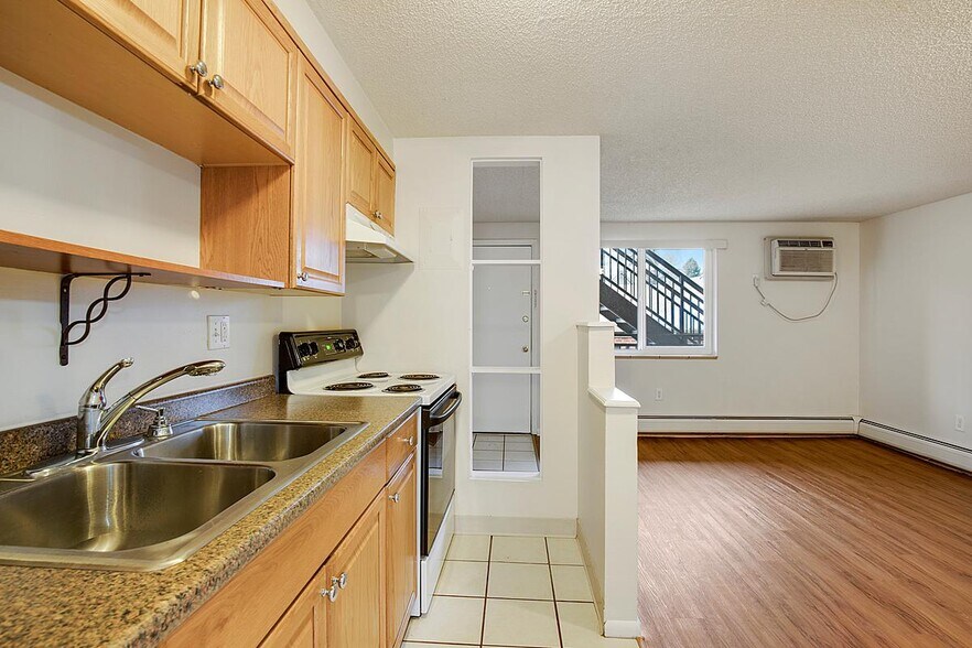 More Photos Of 136 Washington St, Denver Apartments For Sale