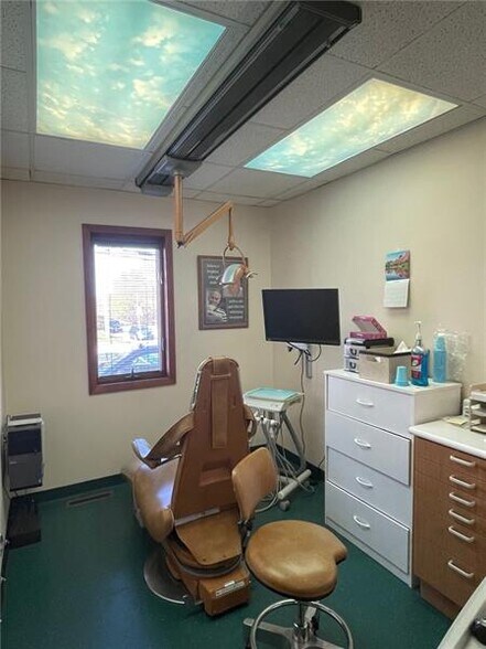 More Photos Of 400 N Chestnut St, Derry Office Residential For Sale