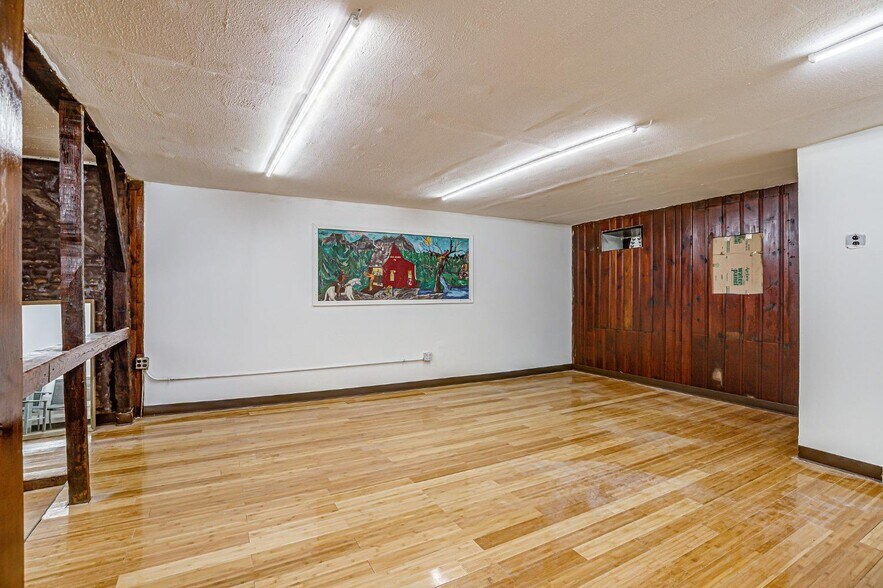 More Photos Of 216 E Main St, Batavia Storefront Retail Residential For Sale