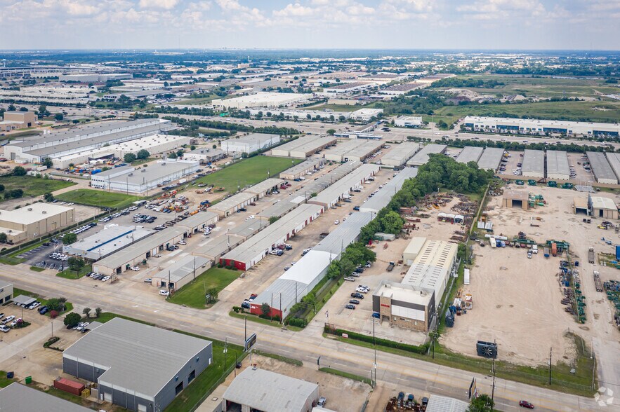 More Photos Of 6030-6040 Brittmoore Rd, Houston Warehouse For Lease