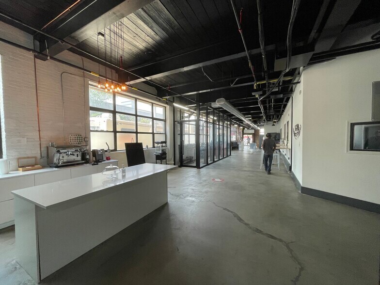 218 Newell St, Brooklyn, NY 11222 Industrial For Lease