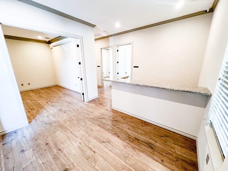 More Photos Of 5125 Sunmore Cir, Midland Office For Lease