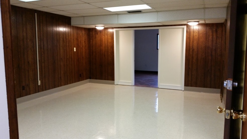 More Photos Of 809 College St, Shreveport Office For Sale