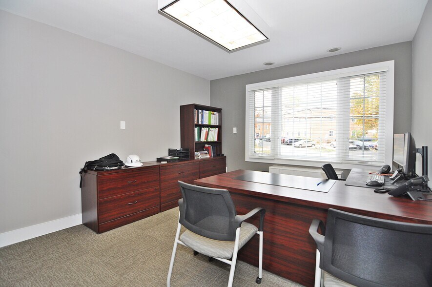 More Photos Of 210 Little Falls St, Falls Church Office For Sale