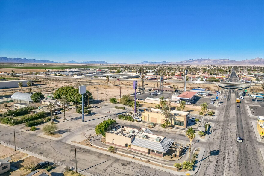 More Photos Of 379 S Lovekin Blvd, Blythe Fast Food For Lease
