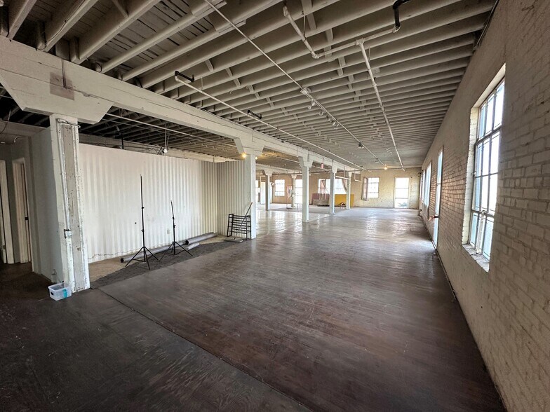 More Photos Of 501-517 S Grant St, Amarillo Flex For Sale